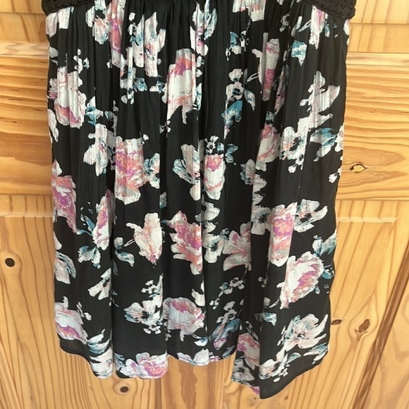AMERICAN Eagle Outfitters Flowy Floral Dress - Picture 3 of 9